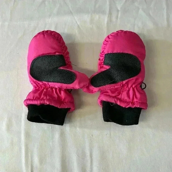 Baby mittens  - Size 0-6 months - Picture 2 of 3